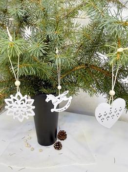 weißer Vintage Holz Baumschmuck